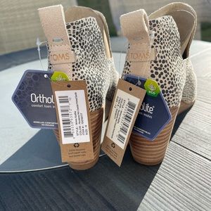 TOMS Women’s Kallie Wedge Bootie.